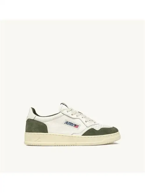 AUTRY Sneaker medialist, in pelle bianca ed inserti in camoscio verde 49333266