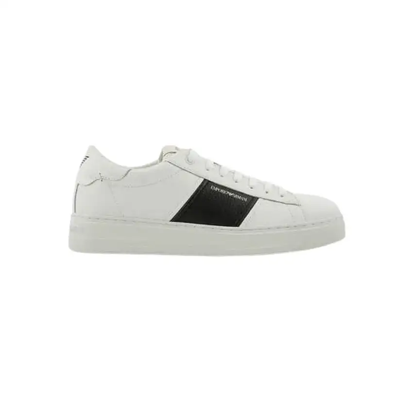 Sneakers Uomo con dettaglio logato in contrasto