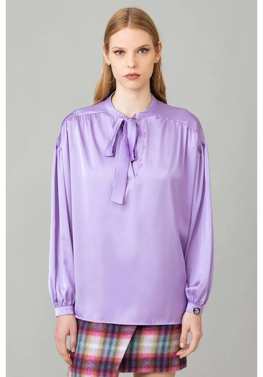 Blusa in raso con fiocco